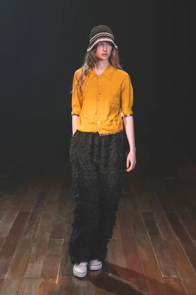 Look 8
